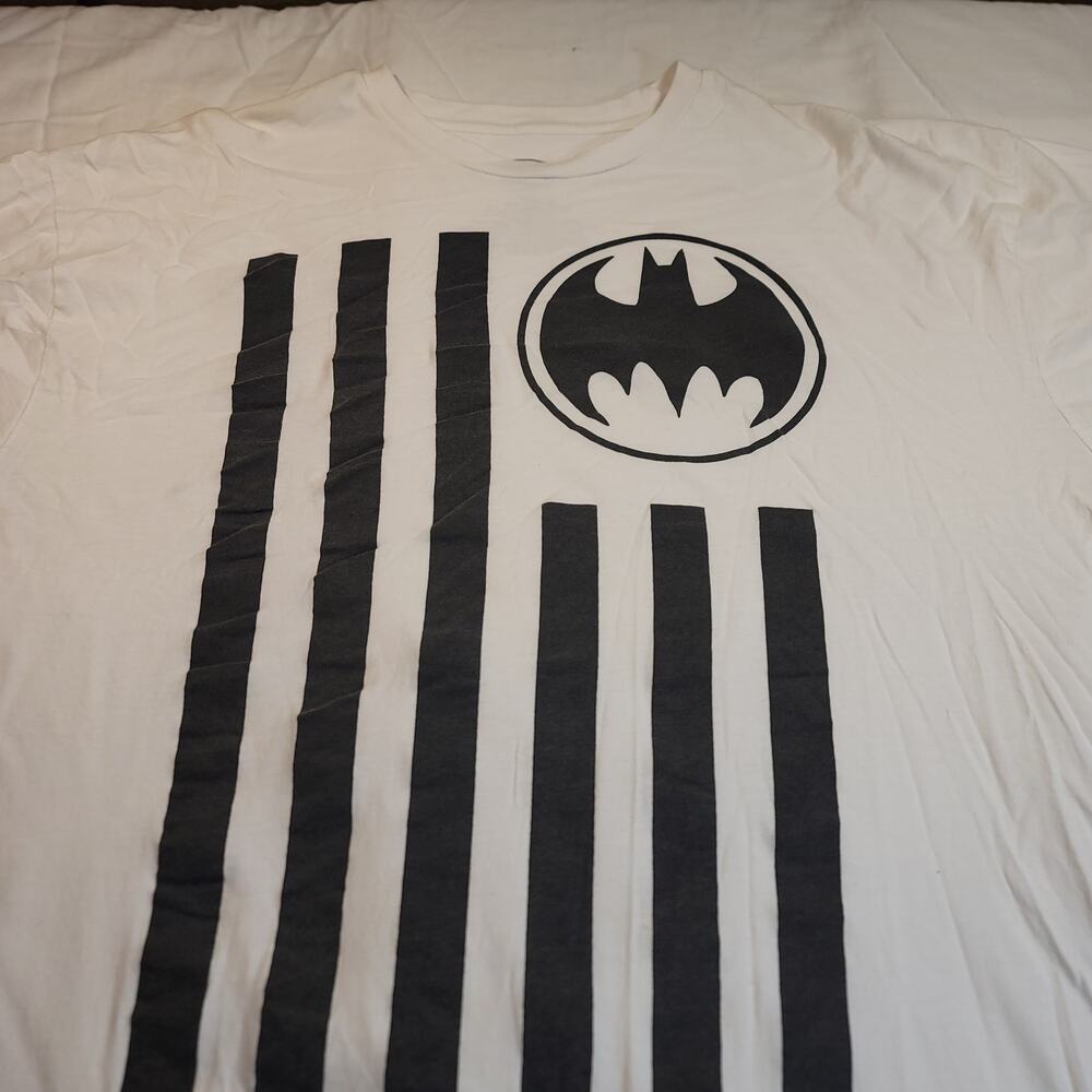 DC Batman Short Sleeve Graphic Casual Crew Neck T Shirt Mens Size 2XL White